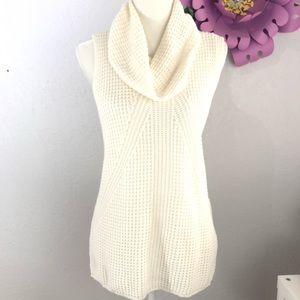 Vince Camuto over sized Neck knit sweater size S